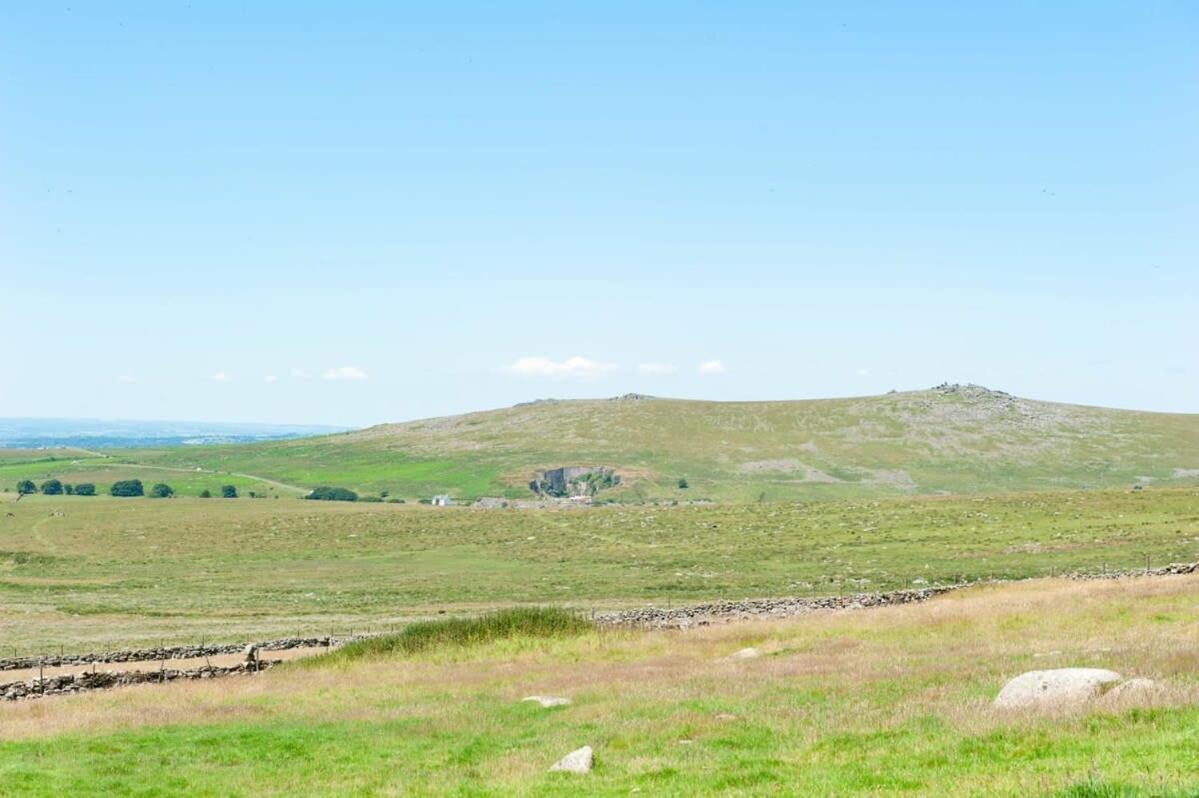 Dartmoor Barn On North Hessary Tor Yelverton Exterior foto